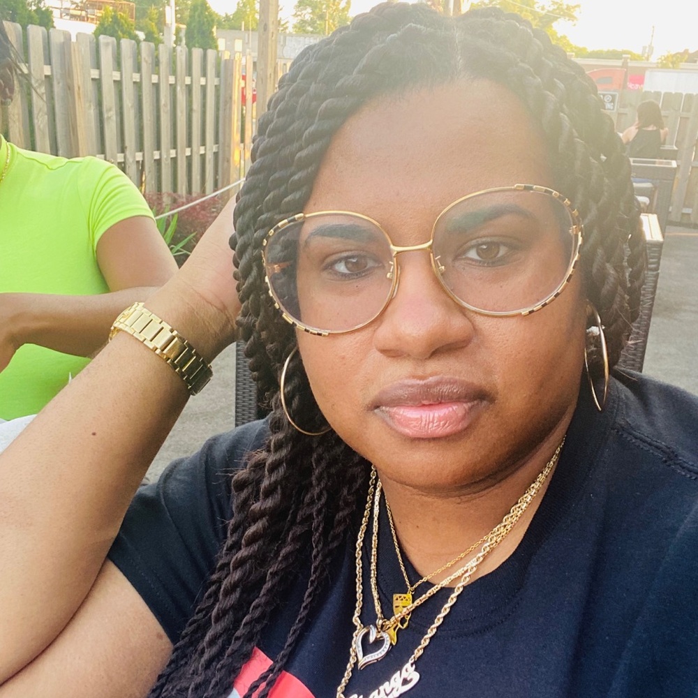 Meet your Posher, Alisha